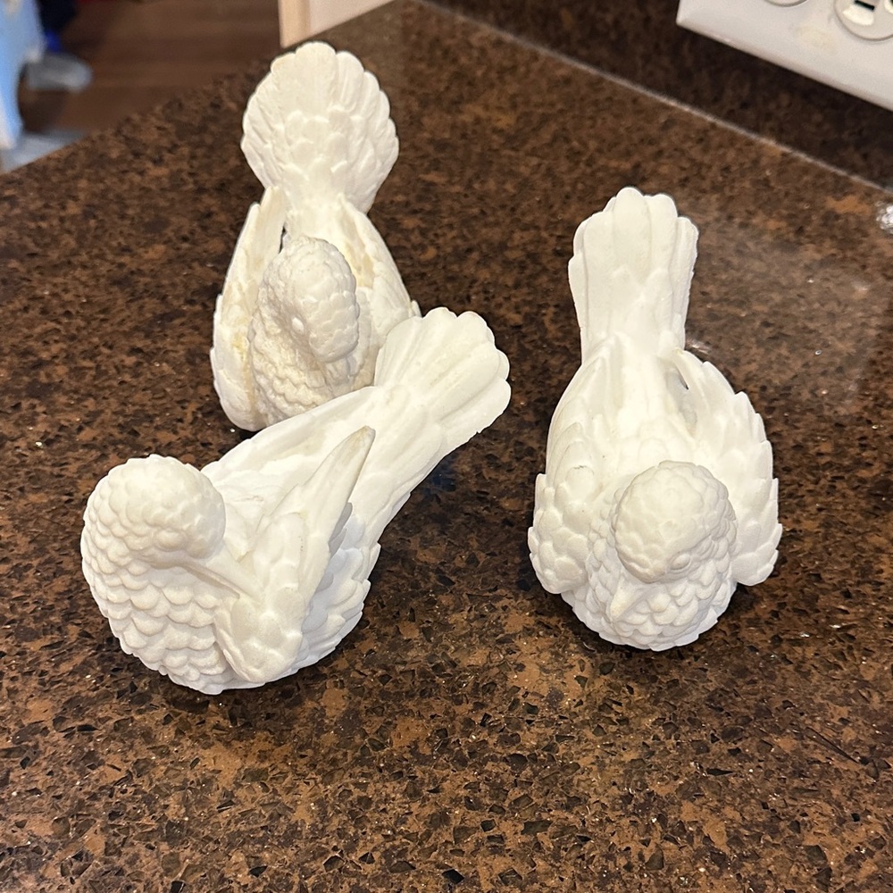 Santini Vintage Italian alabaster White Bird Figurines Trio